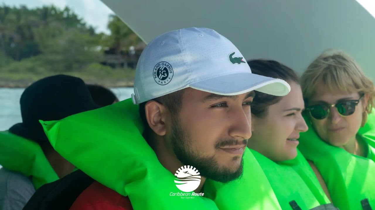 Von Punta Cana: Ganztägiger Ausflug zur Insel Saona — Guided tour and outdoor activity