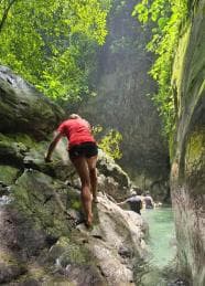 Turistický Tabernacle Thundering Waterfall — Guided tour and outdoor activity