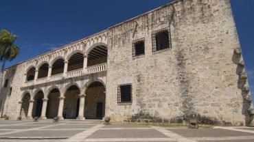 From Punta Cana: Full-Day Santo Domingo City Tour