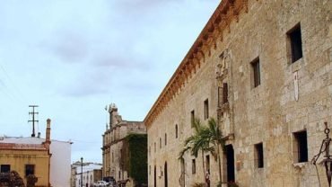 From Punta Cana: Full-Day Santo Domingo City Tour